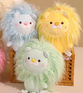 <span class=keywords><strong>Peluche</strong></span> Animali Cartoon Misti Colorati: <span class=keywords><strong>Leone</strong></span>, Gatto con Fiocco, Scimmia, Gatto <span class=keywords><strong>Bianco</strong></span>, Anatra con Banana - Bambole di <span class=keywords><strong>Peluche</strong></span> per Macchine Artiglio - Ingrosso - Product Image 1