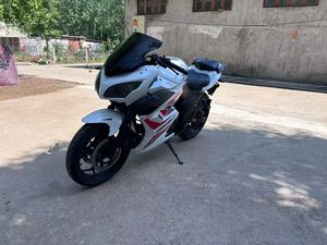 Moto sportive d'occasion <span class=keywords><strong>Kawasaki</strong></span> <span class=keywords><strong>Ninja</strong></span> 400cc, moteur bicylindre en parallèle refroidi par eau, ABS, idéale pour les débutants, parfaite pour les trajets en ville - Product Image 2