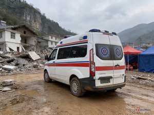 Ambulances personnalisées de qualité professionnelle avec soins de réanimation avancés et unité de soins intensifs pour le transport de patients critiques dans les centres médicaux - Product Image 6