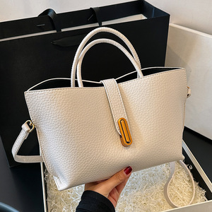 กระเป๋าถือสไตล์เกาหลีอเนกประสงค์สำหรับทุกวัน กระเป๋าสะพายไหล่แฟชั่นคลาสสิกทันสมัย กระเป๋าสะพายข้าง กระเป๋าโท้ทความจุขนาดใหญ่ - Product Image 3