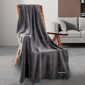 Toptan özel Logo atmak çanta yastık seyahat uçak cilt dostu pazen polar yastık takımı 2 In 1 yastık battaniye - Product Image 2