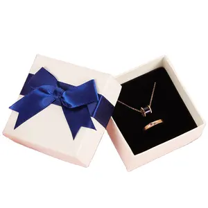 Schmuckschatulle aus Papier mit Schleife individuelles Design Jewel-Schatulle Ring Halskette Geschenkbox mit Logo