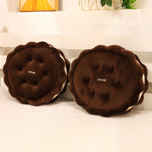 Cookie aux pépites de <span class=keywords><strong>chocolat</strong></span> oreiller en peluche Simulation Biscuit oreiller coussin doux mignon Biscuit en forme d'oreiller - Product Image 4