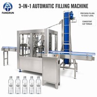 Machine de remplissage automatique multi-tailles pour bouteilles en PET et en verre d'eau potable minérale pure, avec rinçage et bouchage
