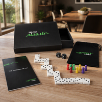 Jeu de dominos double six en acrylique personnalisé avec points et logo imprimés pour le divertissement des jeux de société