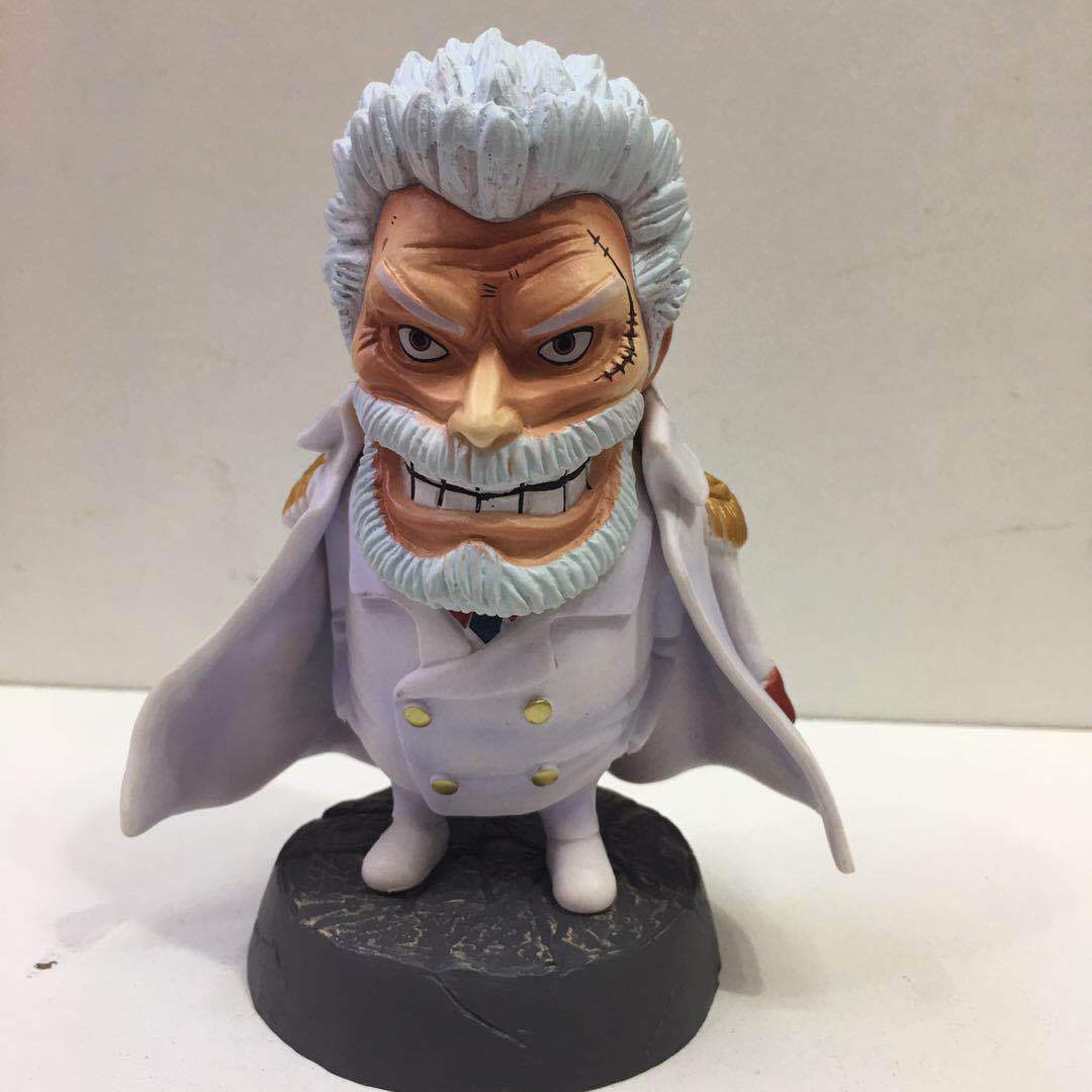 Karp con el traje blanco