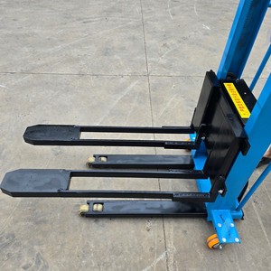 Nhà Máy Bán buôn điện nâng Stacker 48V 1ton xe tải Pallet tự tải Stacker với CE ISO - Product Image 2