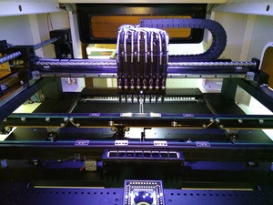 Độ chính xác cao SMT dây chuyền sản xuất tự động PCB Pick và Place Robot Máy HW-T8SG-80F trang bị 80 feeders + động cơ servo - Product Image 4