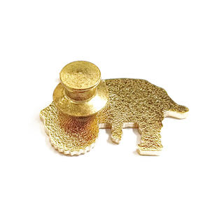 หมุดปกโลหะเคลือบฟันแบบกําหนดเองคุณภาพสูงงานฝีมือโลหะยอดนิยมพร้อมปุ่ม - Product Image 4