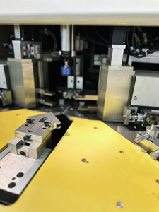 Máquina Combinadora de Esquinas Automática de Siete Ejes de Alta Calidad para la Fabricación de Ventanas y Puertas de Aluminio - Product Image 6