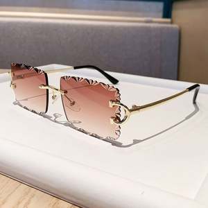 Gafas de Sol Rectangulares de Metal Personalizadas con Logotipo 2025, de Alta Calidad para Hombre y Mujer, con Protección UV400, Montura Graduada Sin Aro - Product Image 4