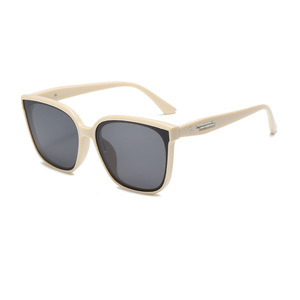 Gafas de Sol Rectangulares con Montura Completa UV400, Protección Solar Unisex para Adultos, Moda 2025 - Product Image 3