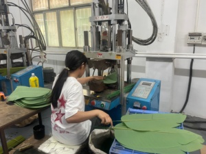 Bonsaï Artificiel Moderne d'Intérieur Décoration Maison, Pot en Plastique Certifié UV, Faux Olivier pour Aménagement Paysager de Jardin - Product Image 4