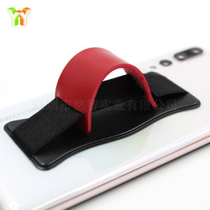 En stock. Adecuado para iPhone 12, esta funda adhesiva para teléfono incluye una cubierta trasera, un tarjetero y una correa para usar con una sola mano. - Product Image 3