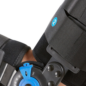 Attelle de coude réglable Type I, taille unique, en plastique noir, support médical pour fixation de l'avant-bras avec ajustement d'angle - Product Image 1