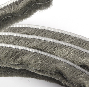 Bande météo en laine avec joint de brosse tissé à ailettes pour portes d'animaux de compagnie - Product Image 2