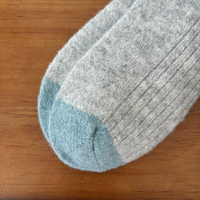 Chaussettes d'hiver en laine de haute qualité pour femmes, mi-mollet, avec motif brodé mignon, idéales pour Noël, vente en gros