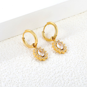 Elegantes Pendientes de Aro Dorados con Cristal Ovalado Engastado en Puntas para Uso Diario en Mujeres - Product Image 3