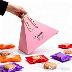 Boîtes à pâtisserie pyramidales en papier kraft RDY, pliables, empilables, résistantes à la graisse, couleur personnalisée, designs de fête de mariage, boîtes pyramidales - Product Image 1