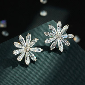 <b>Daisy</b> Stud <b>Earrings</b> Gold Plated Zircon Flower Shape Party Fashion Jewelry - Product Image 4