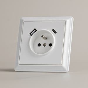 Type allemand élégant de norme européenne avec USB chargeant l'alimentation électrique des prises murales de 16 ampères pour la maison - Product Image 1