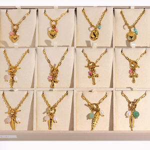 JUSNOVA Collar de Eslabones Gruesos de Acero Inoxidable con Baño de Oro PVD de 18K, Colgante de <span class=keywords><strong>Esqueleto</strong></span> de Pez y Piedra Rosa Perla, Venta al por Mayor y Suministro a Granel - Product Image 4