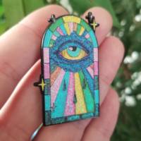 Alfileres de solapa de esmalte de coleccionista colorido de The Watcher, insignia, accesorios de logotipo personalizado, Pin de esmalte suave de dibujos animados con purpurina psicodélica