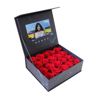 Boîte cadeau vidéo en papier plié fait main avec motif personnalisé, écran LCD, emballage rose, brochure et carte d'invitation – Excellent retour d'expérience