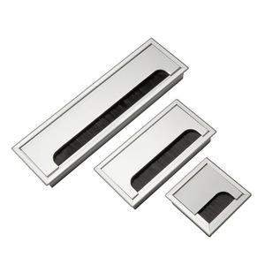 Boîte de rangement de câbles en alliage d'aluminium JIUFA avec bande de brosse, finition argent mat/noir DF-3949 pour bureau - Product Image 1