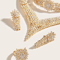 Parure de boucles d'oreilles de luxe haut de gamme en alliage, style vintage moyen-oriental, en forme de V, entièrement ornée de cristaux, avec bague ajustable et collier plaqué or