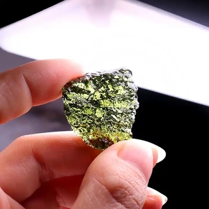Wholesale Green <strong>Moldavite</strong> <strong>Rough</strong> Stone Crystal Crafts Meteorite Glass Stones Loose Gemstone <strong>Moldavite</strong> - Product Image 6