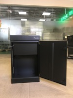 Boîte à colis en métal de conception européenne avec éclairage LED et finition en acier inoxydable haut de gamme et luxueuse.