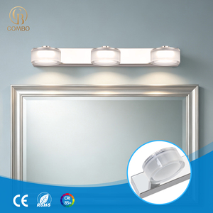 COMBO Applique murale LED moderne 3 lumières en acier inoxydable avec abat-jour blanc pour miroir de salle de bain, montage en surface, blanc chaud 3500K - Product Image 1
