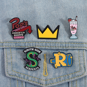 South Side Serpents Émail Pin Série TV Inspiré Broches Revers Badge Sac À Dos Bijoux Cadeau pour Amis En Gros - Product Image 1