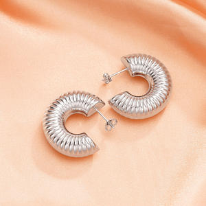 Orecchini a Cerchio Geometrici Trendy Placcati Oro in Lega di Zinco, Gioielli da Festa alla Moda per Donne - Product Image 4