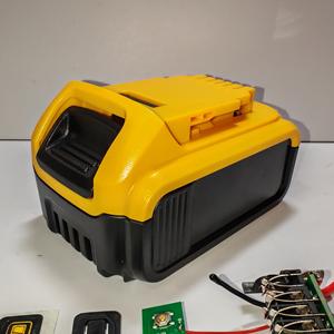 Prix usine Dewal 20V 6.0ah 5ah DCB206 DCB205 BOÎTIER EN PLASTIQUE avec GRAND BMS PCB carte 10 cellules 18650 DCB184 18V boîtier en plastique LOGEMENT - Product Image 3