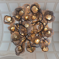Lustre en fleurs en maille organique de luxe personnalisable, tissé à la main en fil métallique, hauteur réglable, luminaire suspendu LED artistique pour hall d'hôtel