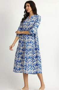 ชุดเดรสยาวผ้าฝ้ายพิมพ์ลายดอกไม้สำหรับผู้หญิงงานปาร์ตี้ทำด้วยมือจากนักออกแบบชาวอินเดีย - Product Image 5