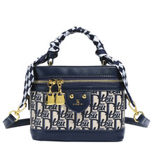 Sac seau pour femme modèle 2026 en PU. Sac à main élégant et luxueux. Fabriqué en matériau PU. - Product Image 1