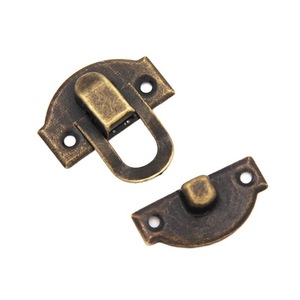 Boîte cadeau décorative en bois de style américain avec boucle en lingot, accessoire d'emballage pour boucles, serrures et autres articles - Product Image 2