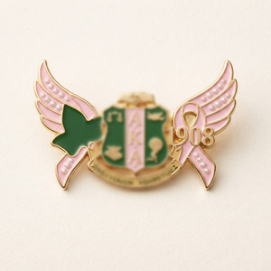 Pins de metal esmaltados elegantes y delicados, personalizados, con escudo de la <span class=keywords><strong>Sociedad</strong></span> Griega, en rosa, verde y perla, de latón chapado en oro y esmalte suave. - Product Image 1