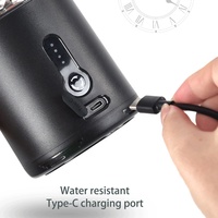 Mini blender USB multifonctionnel avec lames en acier inoxydable et récipient en plastique pour la cuisine, la maison et l'extérieur.