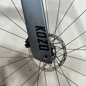 KOZO โรงงานขายตรง จักรยานเสือหมอบ 700C ขนาด 28 นิ้ว แกนล้อแบบ Thru Axle ดิสก์เบรก 12*142 มม. 24 สปีด โครงคาร์บอนไฟเบอร์แบบ Hardtail ระบบไฮดรอลิก - Product Image 2