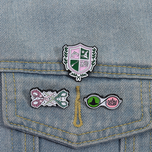 Fantasía canción y baile aventura película esmalte Pin magia bruja sombrero corona tijeras broche solapa bolsa joyería regalo al por mayor - Product Image 1