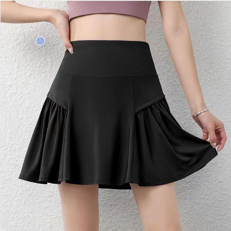 กระโปรงสีดำ