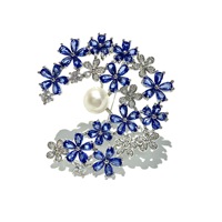 Broche Fleur en Cuivre Incrusté de Zircon et Perle d'Eau Douce XILIANGFEIZI, Vente en Gros Usine, pour Costume et Manteau Femme