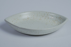 Plato de Gres Artístico con Esmalte Reactivo de Primera Calidad, Forma Irregular, para Servir Sushi, Sashimi y Ensaladas - Product Image 3