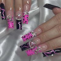 Luxe Célèbre Designer 3d Ongles Emballage Personnalisé Acceptable Acrylique Peinture À La Main Presse sur Ongles Faux Ongles En Gros