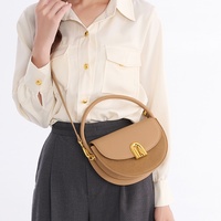 Sac à bandoulière de luxe en cuir végétalien pour femme, sac à main demi-lune en daim patchwork, sac à bandoulière tendance pour usage professionnel