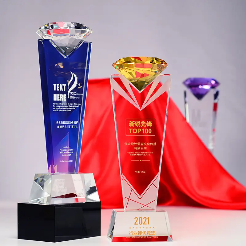 ถ้วยรางวัลคริสตัลสร้างสรรค์ได้รับรางวัลเพชรการพิมพ์สี K9 Diamond Tops ถ้วยรางวัลคริสตัลสําหรับถ้วยรางวัลคริสตัลเพชรแชมป์